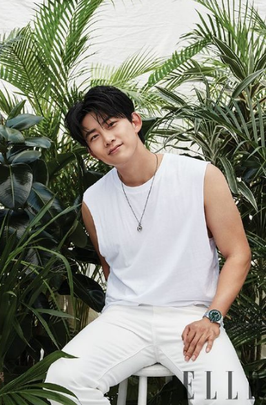 玉泽演公开恋情,女友是美貌的普通人,二代团都在陆续公开,结婚