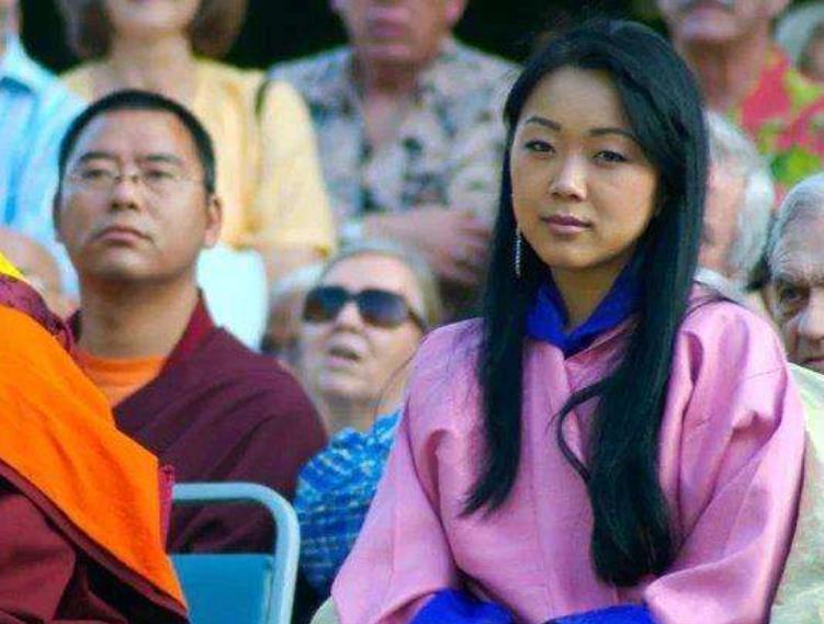 不丹5位公主罕见同框都是丹凤眼好惊艳佩玛王后都黯然失色