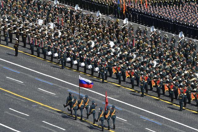 俄罗斯举行胜利日阅兵式 中国仪仗队时隔五年亮相红场