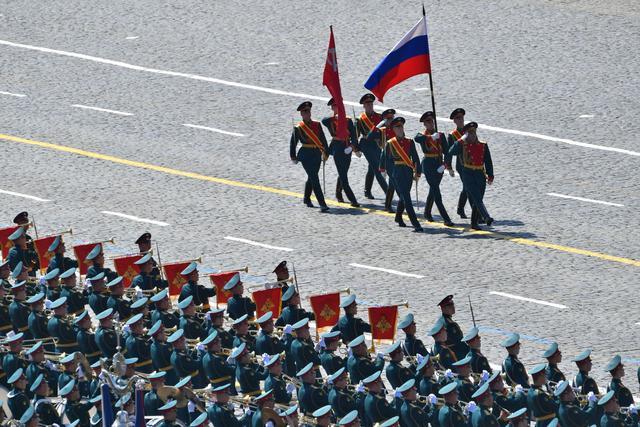 俄罗斯举行胜利日阅兵式 中国仪仗队时隔五年亮相红场