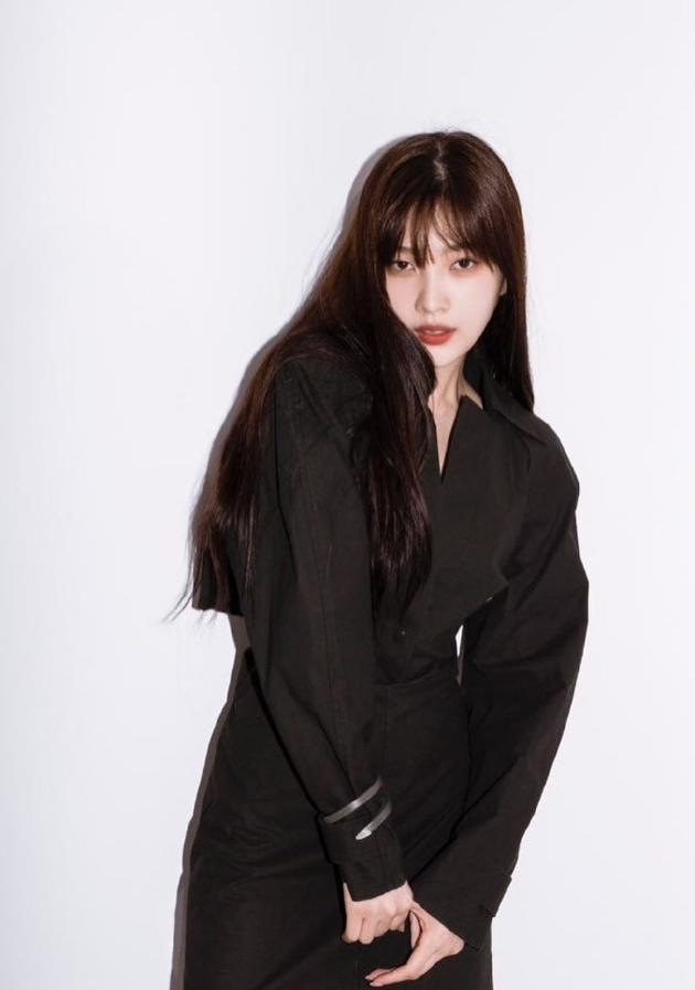 朴秀荣连衣裙合集,橘红鲜艳热情似火,黑色冷艳显女神气质