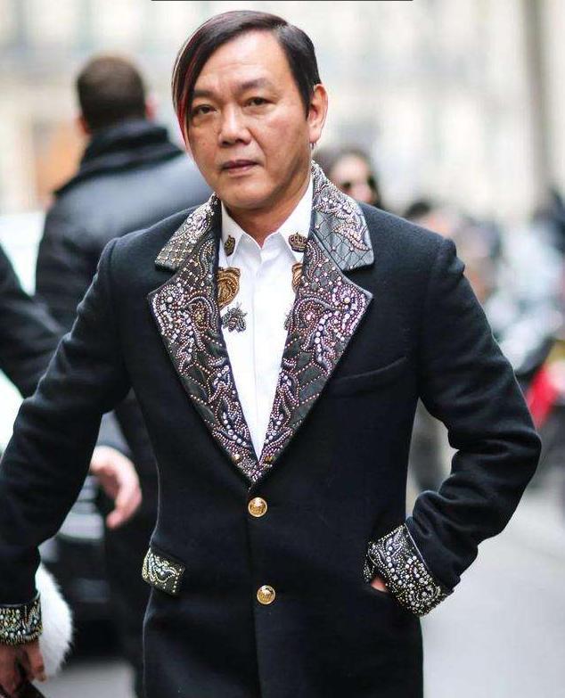 当时的洪永时事业有成,在感情生活上也非常顺遂,迎娶了墨西哥的名模