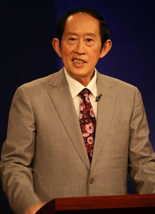 王立群高中学历直考研究生中国诗词大会评委现状如何