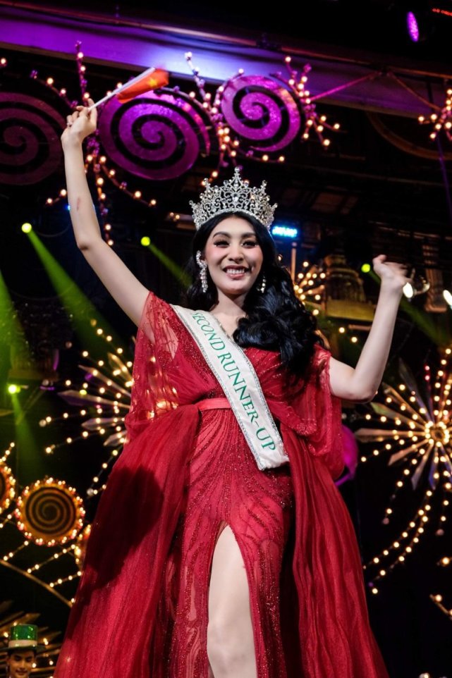 对话国际选美皇后施雅欣:不想被打上人妖标签,我们是跨性别者