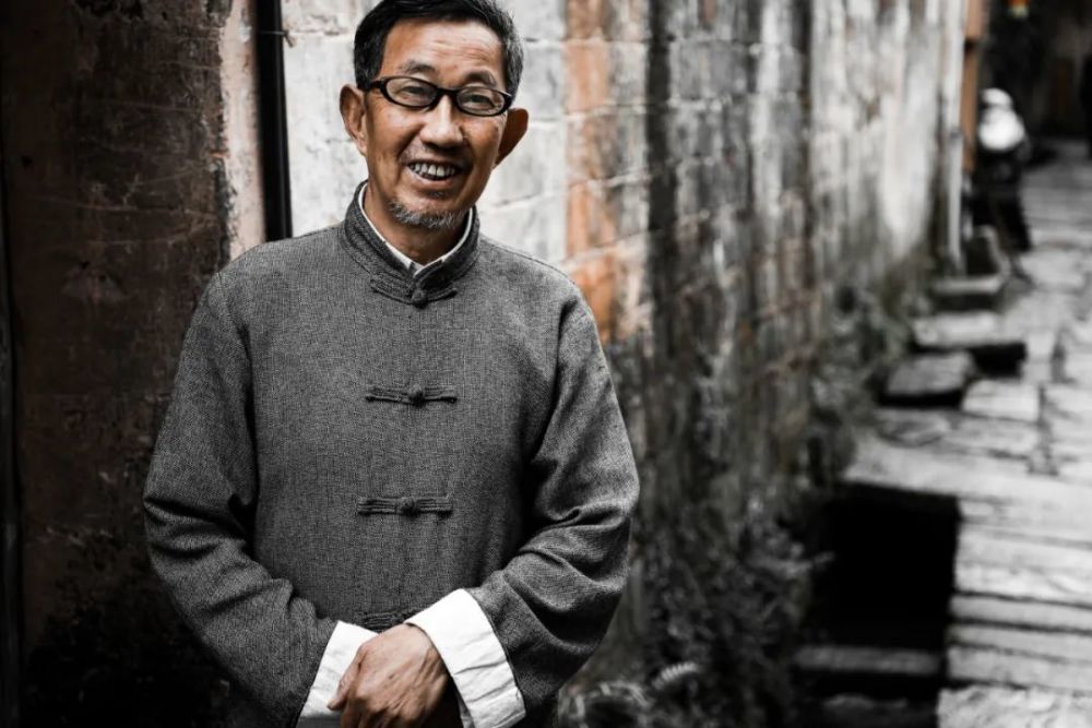 树一帜的人工水系,参观了曾经耗费金银无数,大盐商汪定贵的住宅承志堂