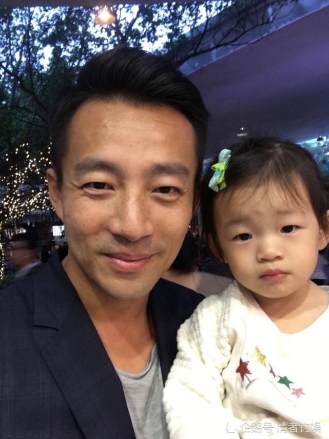 汪小菲大s女儿幼儿园毕业照片来了,网友:s好美,您的基因强大