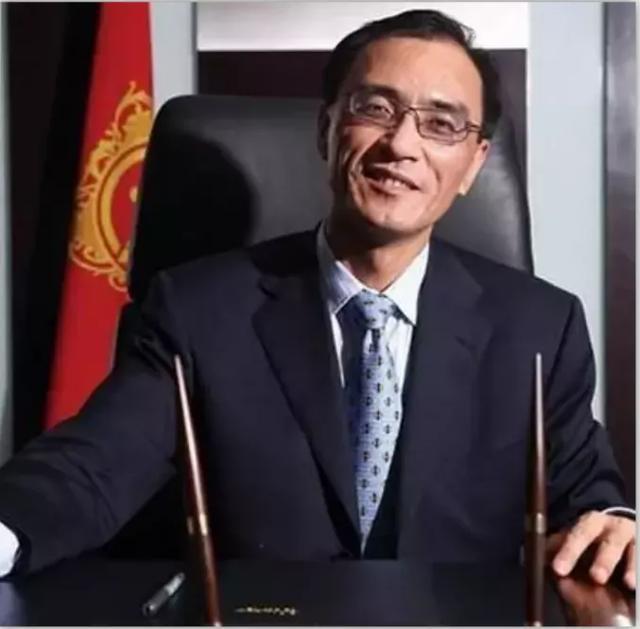 一个月后,陈晓将张大中和黄光裕叫到一起,三个人彻底摊牌.