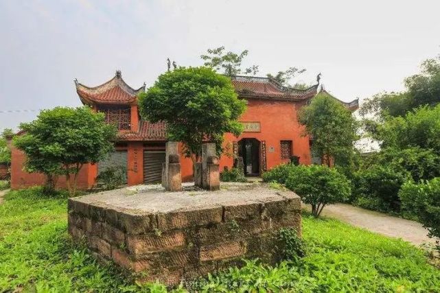 长江边的朱沱古镇,自唐高祖武德三年(公元620年)在此设县算起,至今