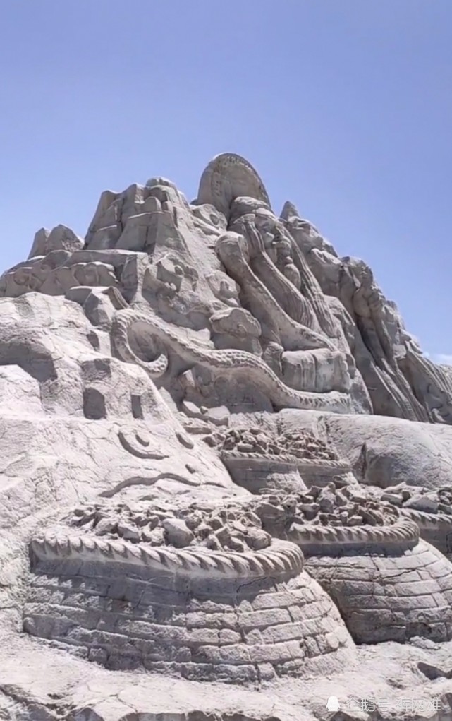 用4800吨青盐打造的盐雕形态万千