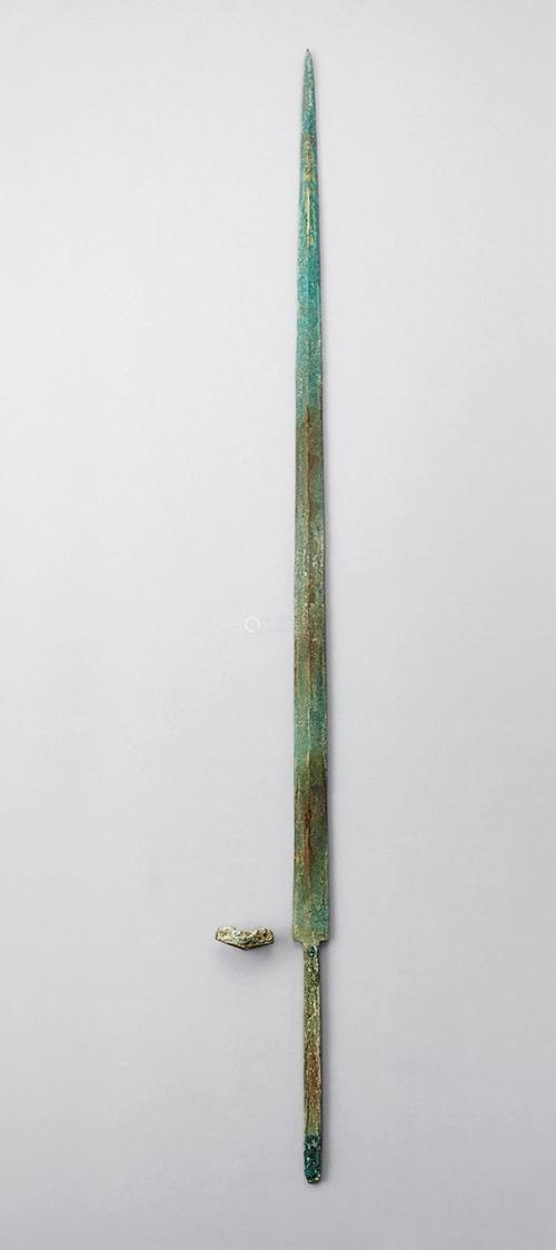 秦代青铜剑图片