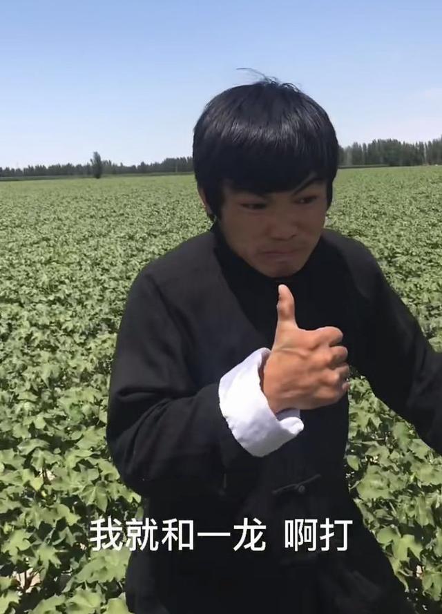 最后,皮香远的粉丝已经超越百万之多,每天他在互联