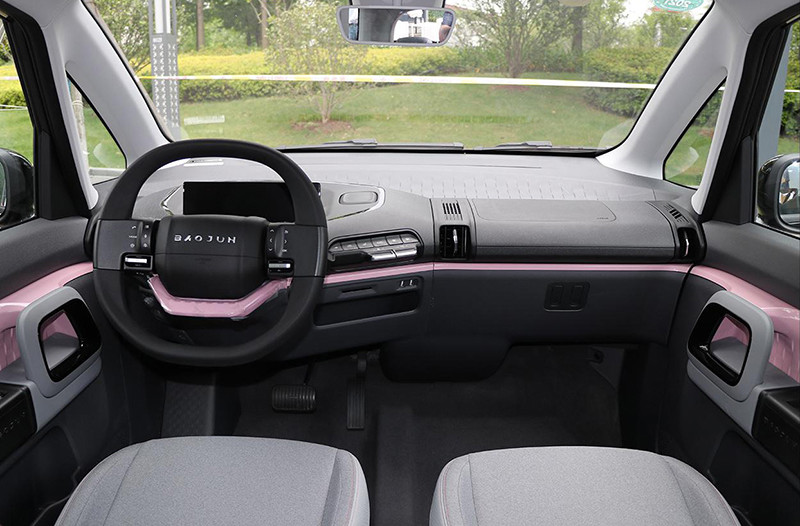 搭载华为hicarl2级别驾驶辅助新宝骏e300售价648万元起