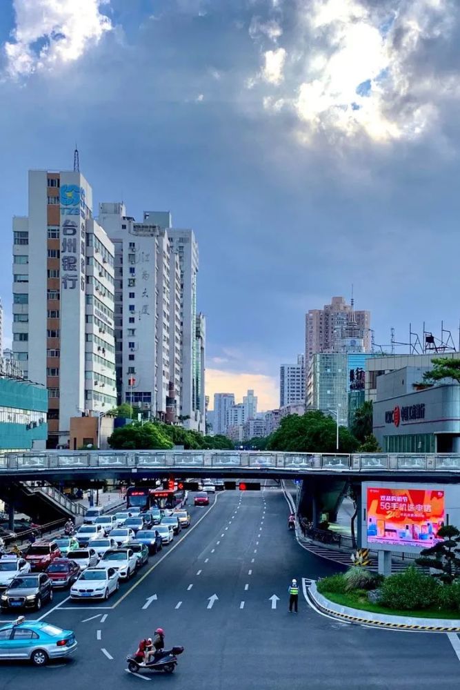 温州老照片小南门双莲桥人山人海