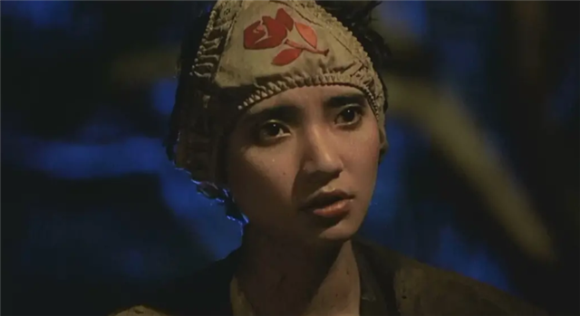 第一部导演作品《猛鬼差馆》颇受欢迎,后续又推出《猛鬼学堂》,《猛鬼