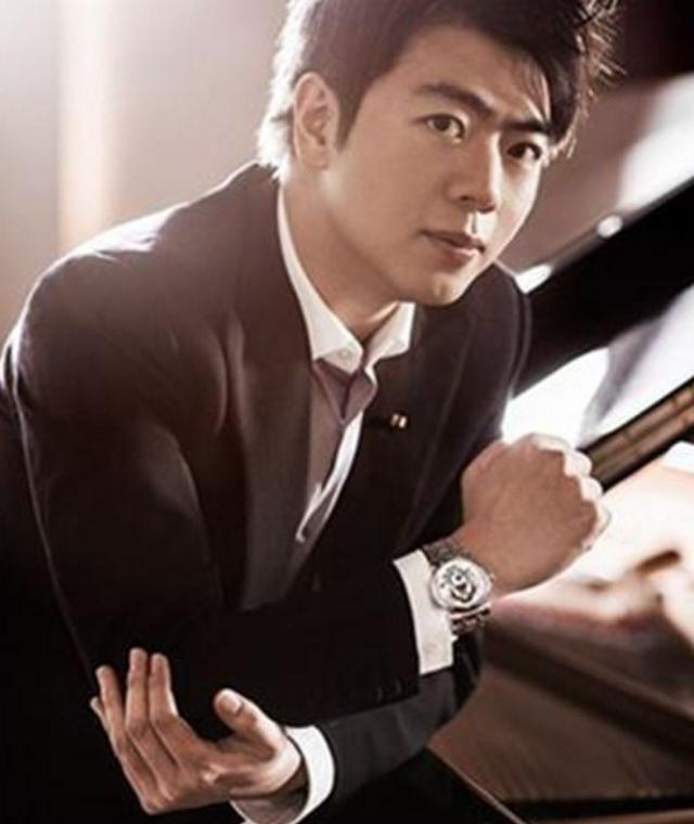 钢琴家的手有多金贵看郎朗吃桃子的姿势这精致程度我服了