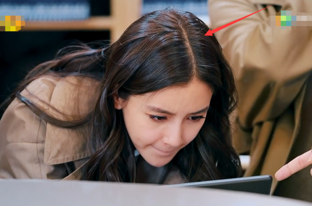 有种"头发缝"叫baby,整齐的一根头发都没有歪,强迫症10级了!