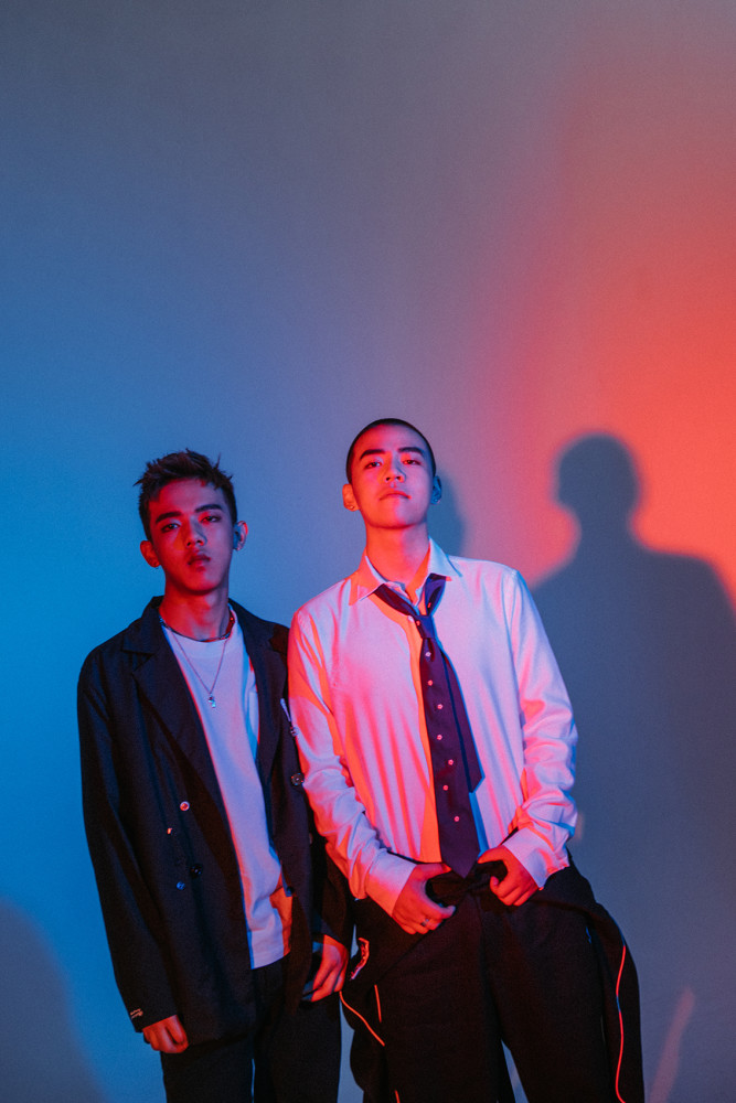 朱兴东携手师弟高毅磊合作新单《前面有光身边有我》