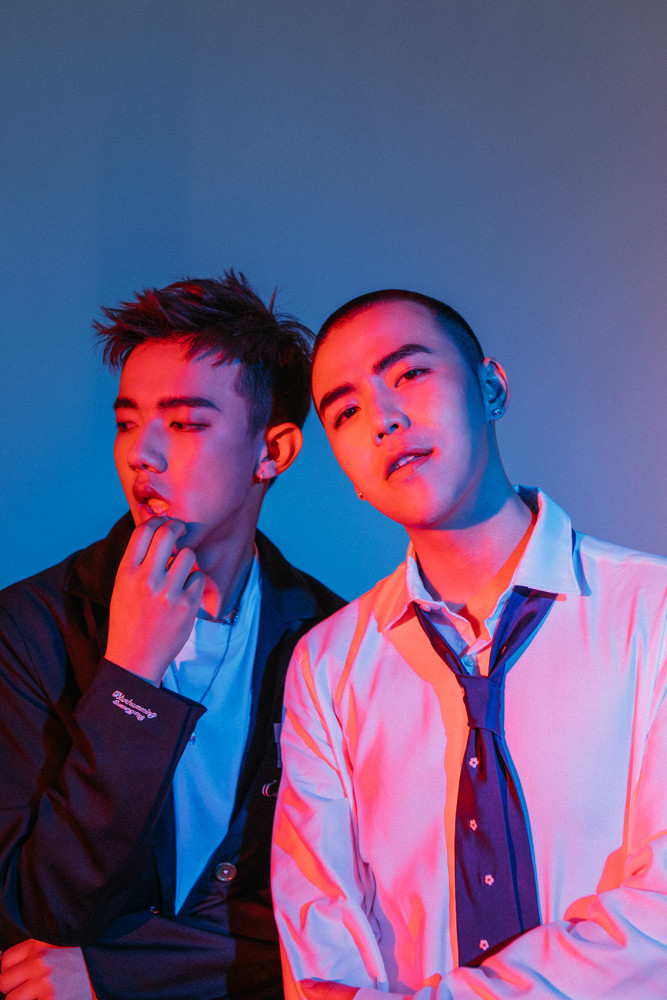 朱兴东携手师弟高毅磊合作新单《前面有光身边有我》