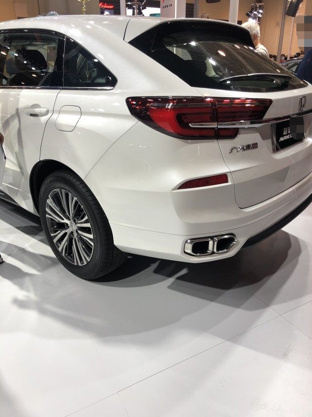 青岛车展本田冠道实拍,白色车身简单干净,2.0t 9at,21.5万起