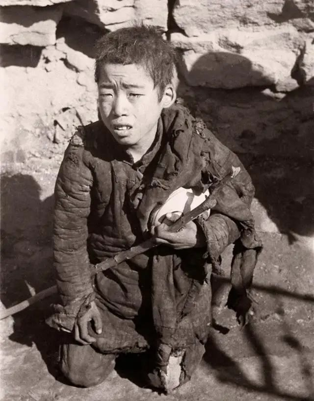 老照片1942年河南大饥荒旧影催人泪下