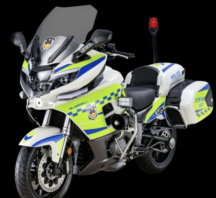 钱江首款公升级三缸摩托贝纳利bj1200警用版来了