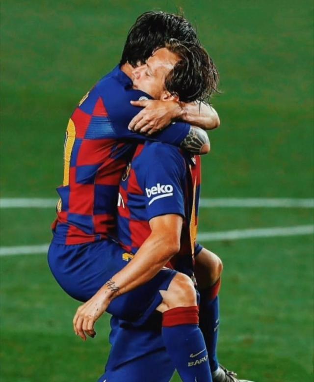 我们仿佛又看到了那个在小罗的背上开怀大笑的男孩,自从小罗,普约尔