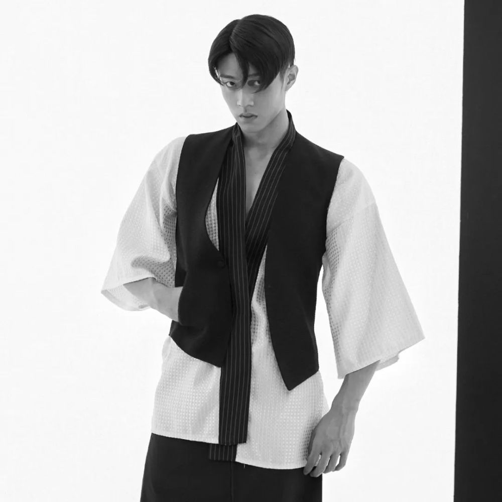 值得一提的是,陈靖可的时尚表现力也非常"强悍",无