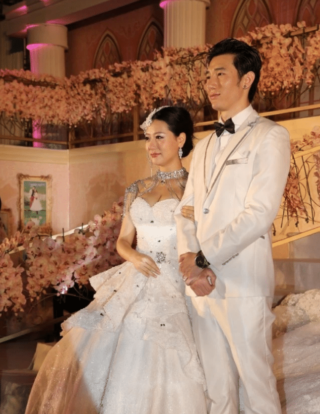 为何白冰被称京城四美看她和前夫的结婚照被惊艳了