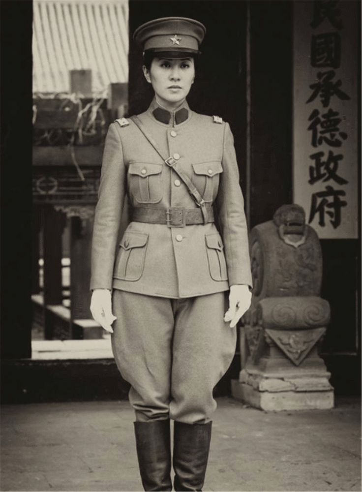 川岛芳子日本军官图片