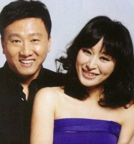 两人婚后恩爱15年,却没人知道他们是夫妻,他们就是房子斌跟杨雨婷