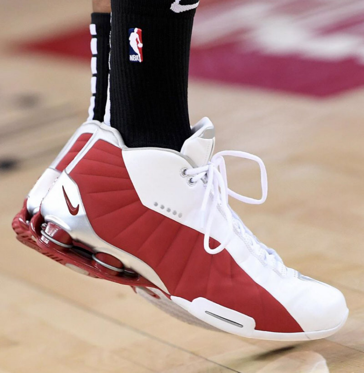 22年ufo降落凡尘 回顾卡特系列球鞋历史_腾讯新闻