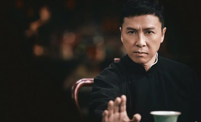 千万别被甄子丹演的叶问给骗了,真实的叶问绝对颠覆你的三观,还原历史