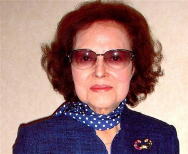 女汉奸李香兰,被执行枪决前拿出一物,立即被我国无罪释放_腾讯新闻