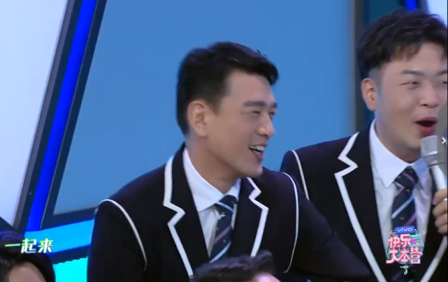 王耀庆上 快本 与范丞丞同台pk男团舞 这舞姿是认真的吗 王耀庆 男团 范丞丞 快本