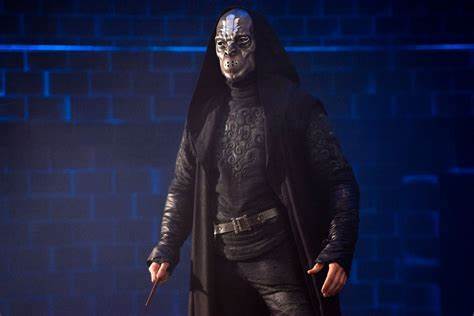 第一眼在电影中看到食死徒的面具,那感觉就一个字——酷.