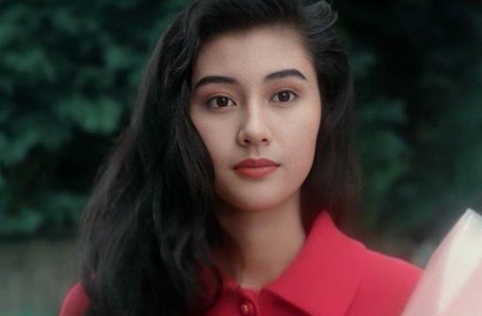 28年前李嘉欣"迷倒"刘銮雄,"逼死"原配,为"爱"猎取3富豪