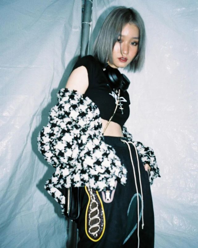 人称音色流氓,这个玩说唱的模特美女我真的爱了|rap|rapper|厂牌