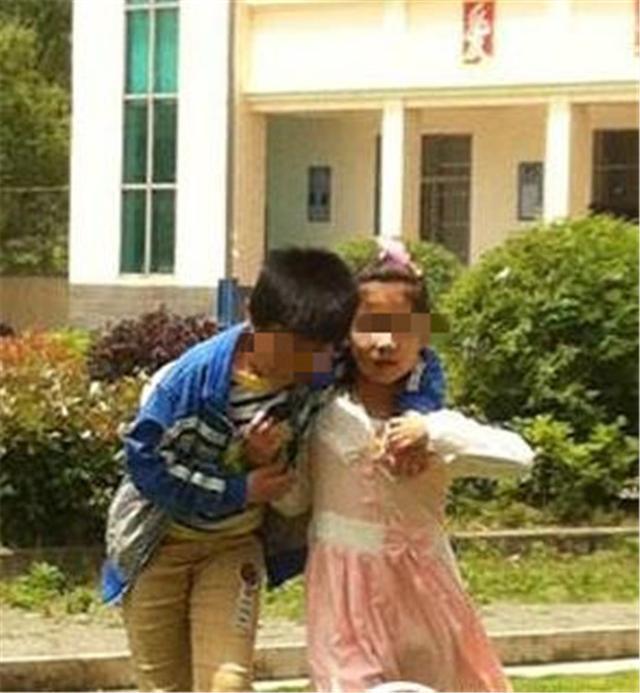 有种"早恋"叫小学生,画风清奇独成一派,网友:作业还是太少了