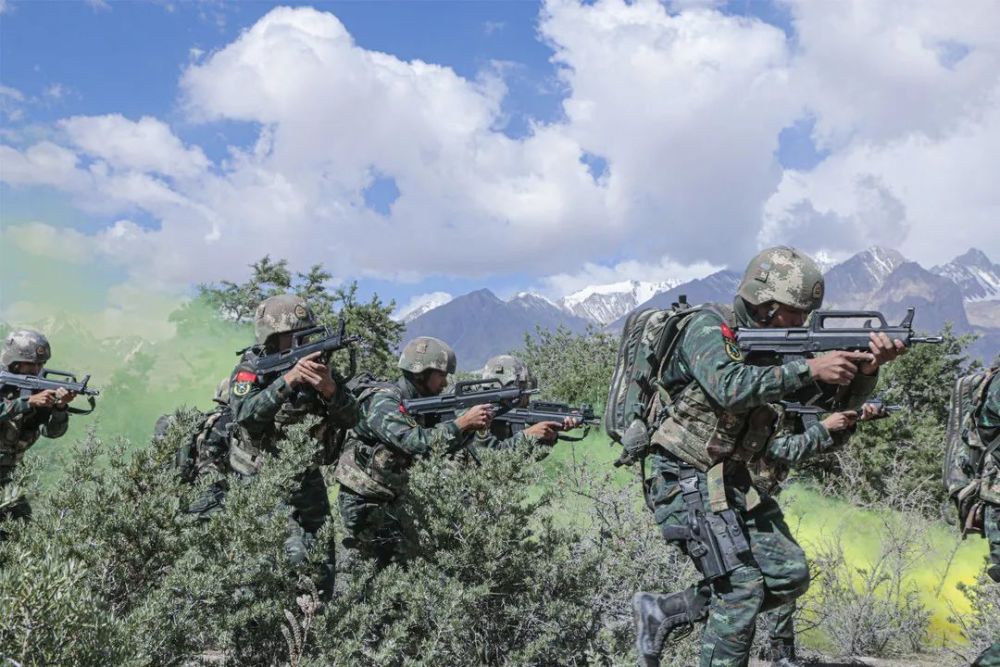 时刻准备战斗这些练兵场面燃爆初夏