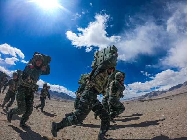 时刻准备战斗!这些练兵场面燃爆初夏