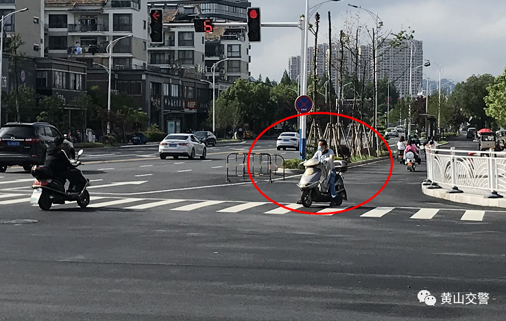 曝光台丢脸来看看这些骑电动车逆行的人