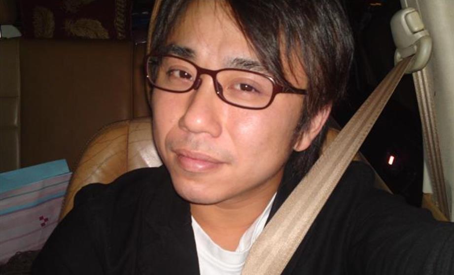 其父亲温兆宇也是一个童星,而且还是彬彬家族上一任的小小彬,同时又因