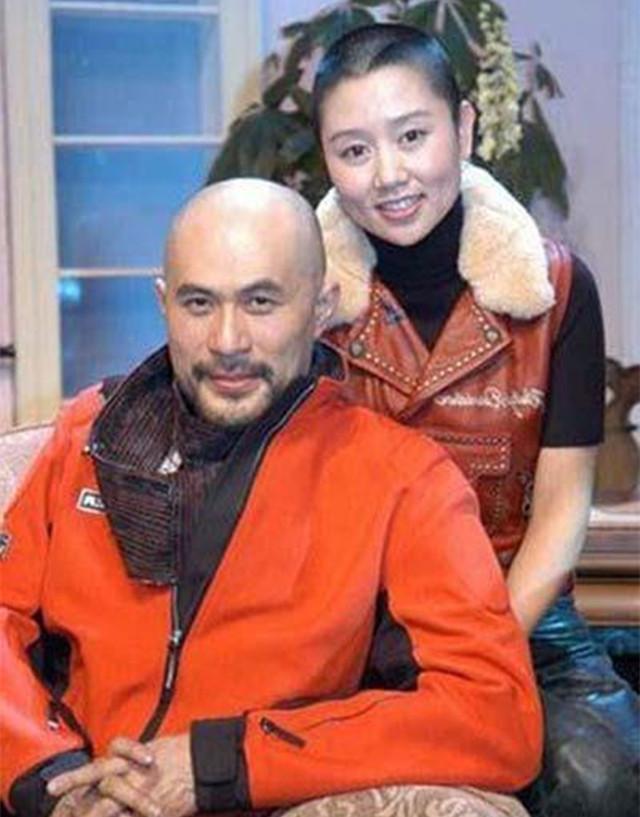 作用徐锦江看上去很凶,但私下里是个宠妻狂魔,赚到钱第一时间交给妻子