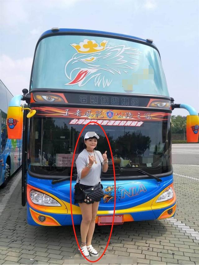 65岁资深演员转战商业,经营游览车表示精通路线,盘点转行的艺人们