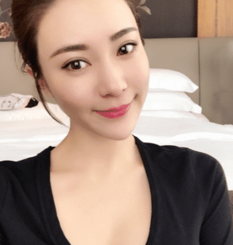 被王晶发掘时才读大二,拍3部电影狂捞31亿,今成"最美晶女郎"?