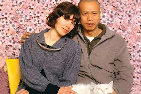 自残式艺术家:割掉自己的肋骨做项链!