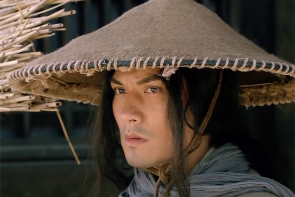 这浪子燕青那把弩弓,三枝快箭, 端的是百发百中……卢俊义道:"虽是你