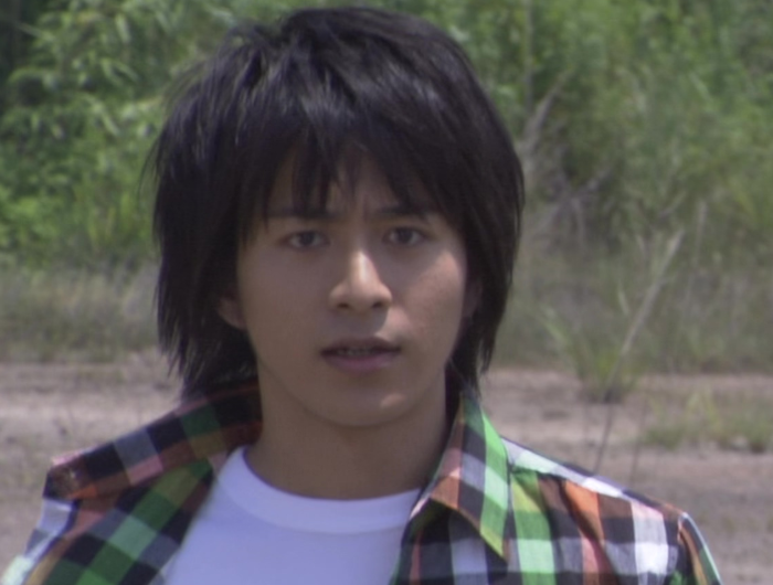 而小野寺变身的空我跟原作不一样,反派boss不再是达古巴,换成了狼形