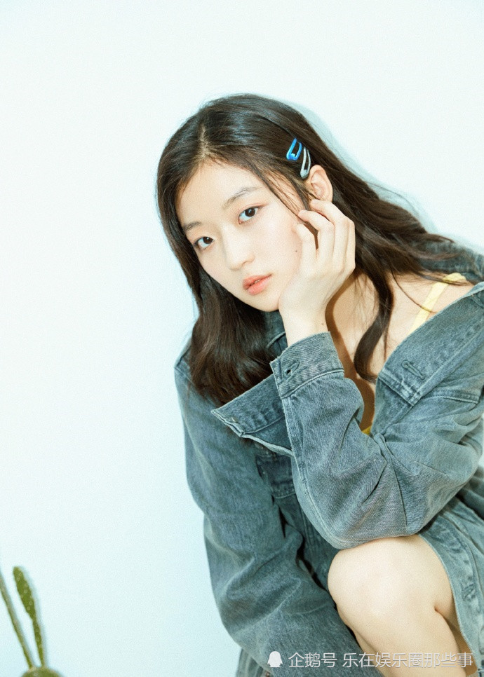 还有要提起可爱的孙千,孙千也是光线传媒力捧小花之一,她出道四年