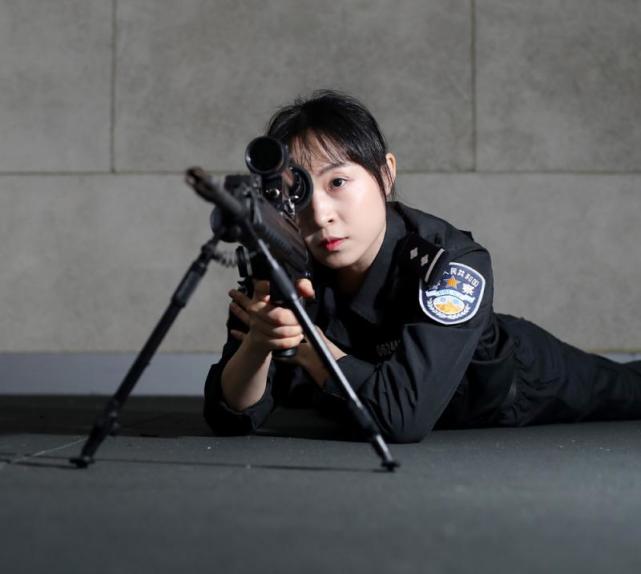 两名上海特警警花的故事她俩是格斗王和狙击王